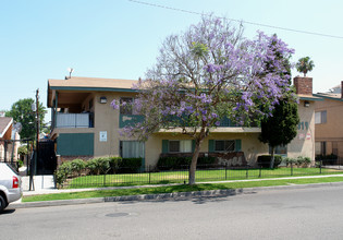 319 E Wakefield Ave in Anaheim, CA - Building Photo - Building Photo