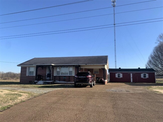 10110 TN-22 in Dresden, TN - Building Photo - Building Photo