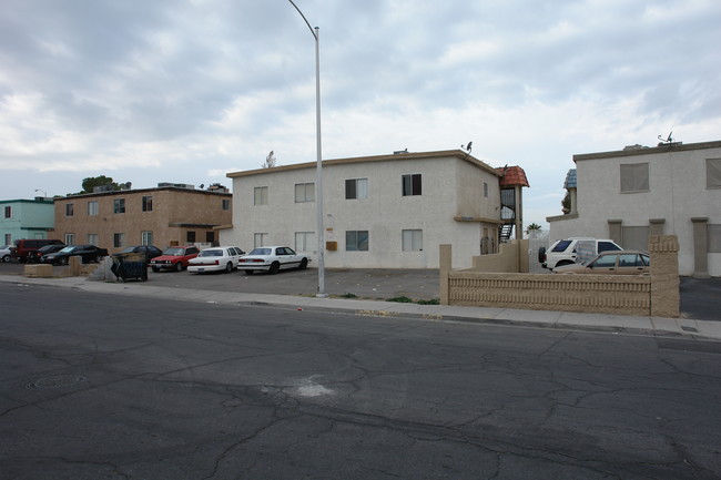 2209 Exeter Dr in Las Vegas, NV - Building Photo - Building Photo