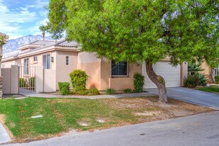 29581 W Laguna Dr in Cathedral City, CA - Building Photo