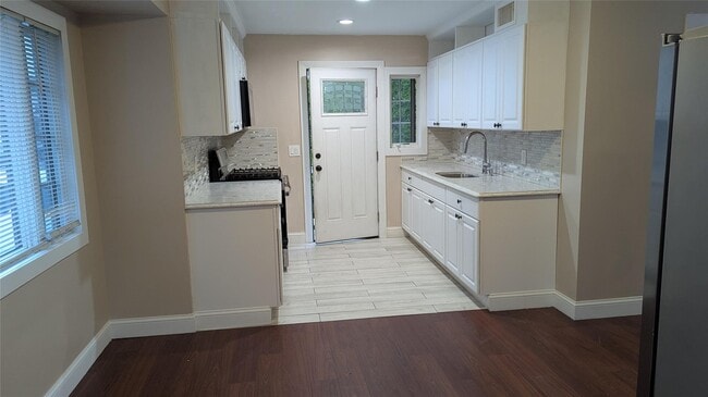 476 Whittier Ave in Levittown, NY - Building Photo - Building Photo