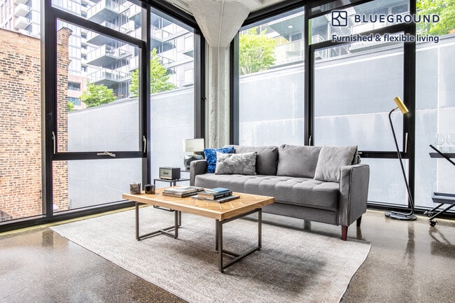 676 N La Salle Dr