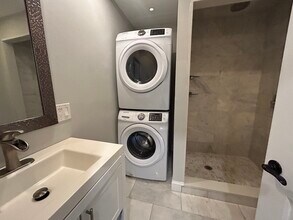 69 Swan St in Everett, MA - Building Photo - Building Photo