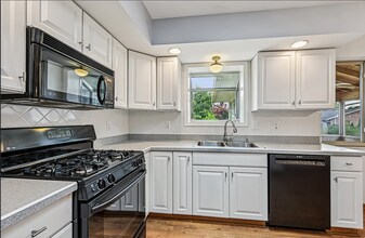 902 Brentford Dr in Columbus, OH - Building Photo - Building Photo