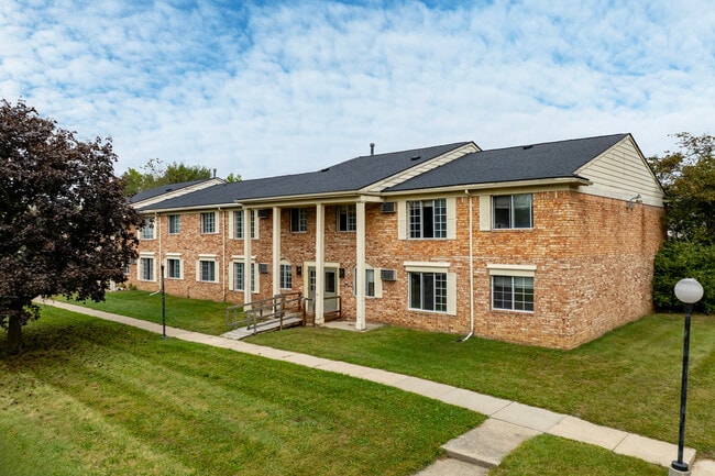 Mulberry Row Apartments in Ann Arbor, MI - Foto de edificio - Building Photo
