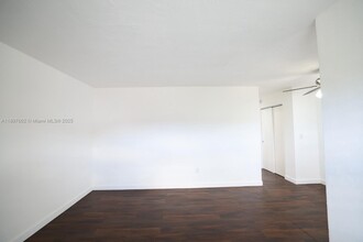 7200 W 11th Ct in Hialeah, FL - Building Photo - Building Photo