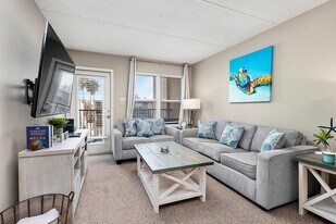 115 E Coronado Dr in South Padre Island, TX - Building Photo