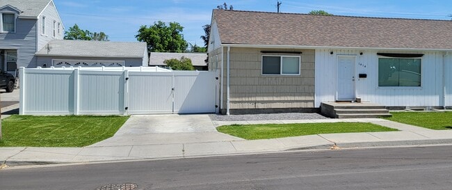 1414 Keller Ave in Richland, WA - Building Photo - Building Photo