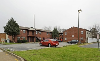 Lansdale Garden Apartments in Norfolk, VA - Building Photo