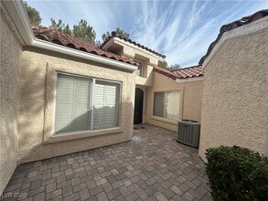 7060 Big Springs Ct in Las Vegas, NV - Building Photo - Building Photo