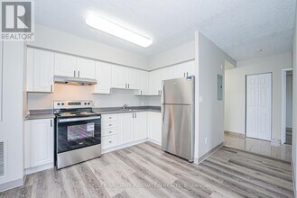 274 Erb St. W in Waterloo, ON - Building Photo - Building Photo