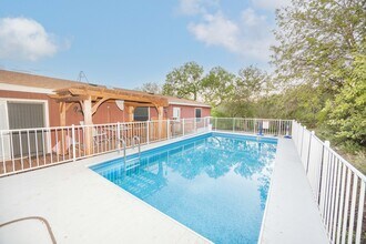 590 County Rd 4614 in Castroville, TX - Building Photo - Building Photo