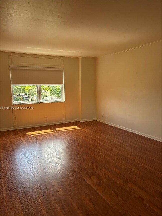 1881 Middle River Dr in Fort Lauderdale, FL - Building Photo - Building Photo