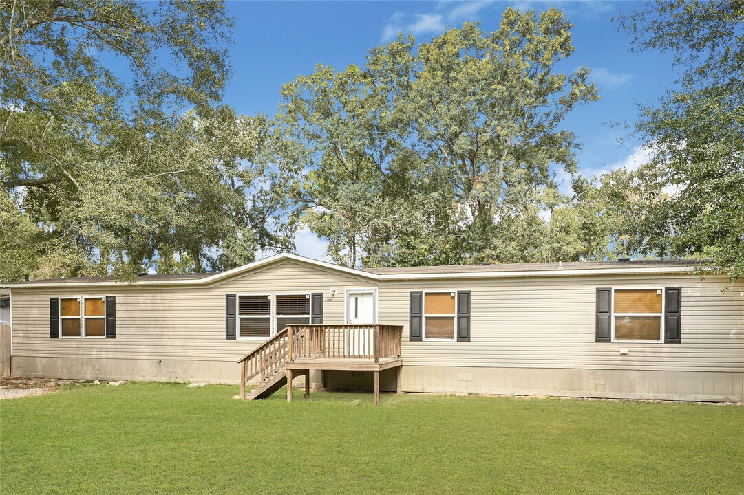 18565 Huckleberry Ln in Porter, TX - Building Photo