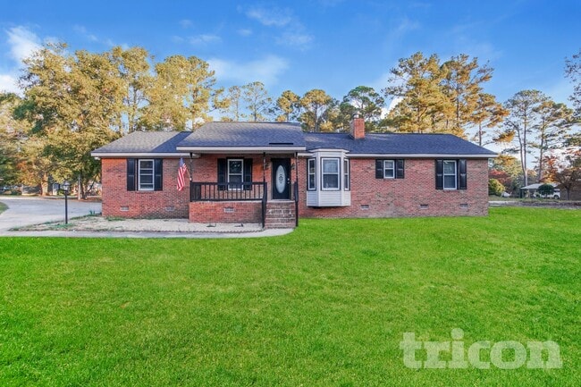 property at 101 N Lakeside Dr