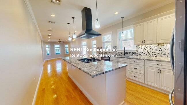 41 Sydney St, Unit 1 in Medford, MA - Foto de edificio - Building Photo