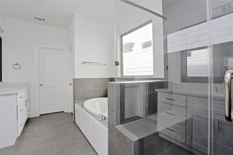 513 W Bell St in Houston, TX - Building Photo - Building Photo