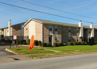 Carlyle Crossing in Fort Worth, TX - Building Photo - Building Photo