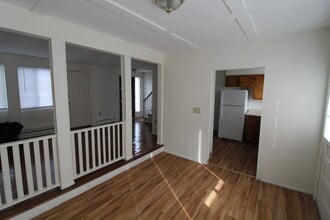 20 Henderson Dr, Unit A in East Hartford, CT - Foto de edificio - Building Photo