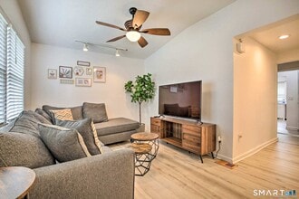 102 Thomas St in West Haven, CT - Building Photo - Building Photo