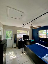 2560 NE 11th Ct, Unit W in Pompano Beach, FL - Foto de edificio - Building Photo