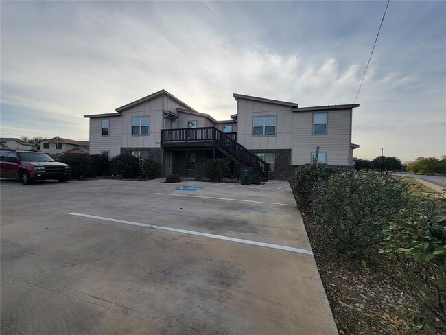 2200 Creekside Ln in Georgetown, TX - Building Photo - Building Photo