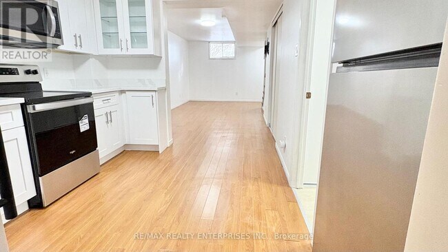 818 Buttonbush Ct in Oshawa, ON - Building Photo - Building Photo