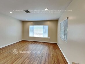 12476 Adelphia Ave in San Fernando, CA - Foto de edificio - Building Photo