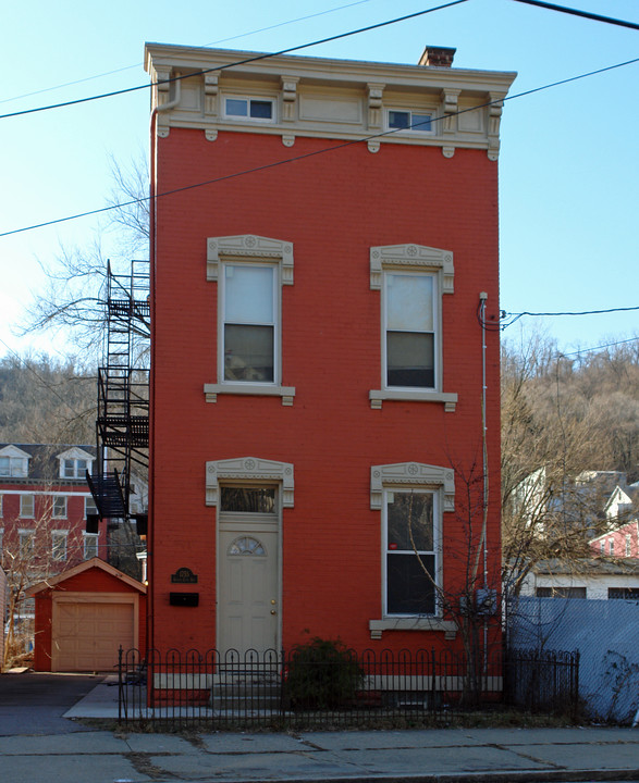 1755 Queen City Ave in Cincinnati, OH - Building Photo