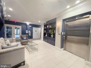 9450 Silver King Ct in Fairfax, VA - Building Photo - Building Photo