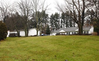 701 Tallmadge Rd in Kent, OH - Building Photo