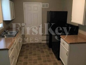 8111 N Jefferson St in Kansas City, MO - Building Photo - Building Photo