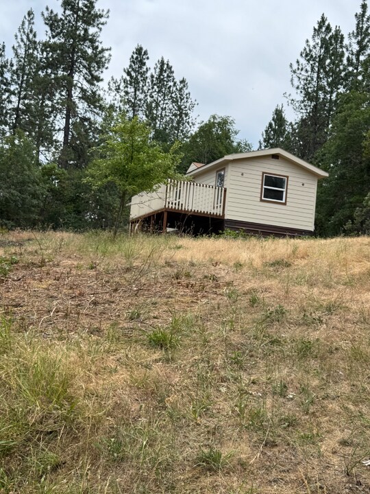 2175 Merlin Rd in Grants Pass, OR - Building Photo
