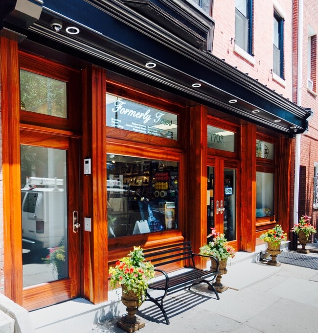 1703 Pine Street, Unit Apt. 1 in Philadelphia, PA - Foto de edificio - Building Photo