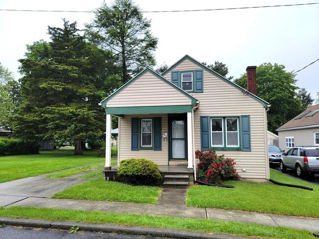 property at 727 N Hanover St