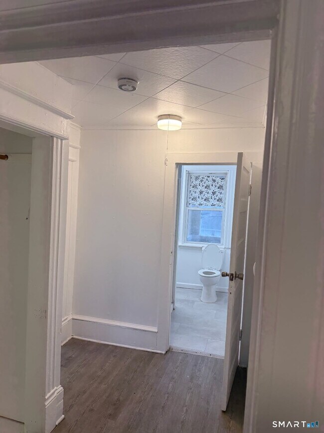 9 Beach Ave in Plymouth, CT - Building Photo - Building Photo