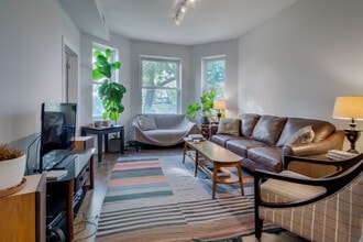 1245 N California Ave in Chicago, IL - Building Photo - Building Photo