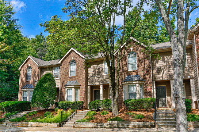 Radbourne Lake Apartments in Charlotte, NC - Foto de edificio - Building Photo