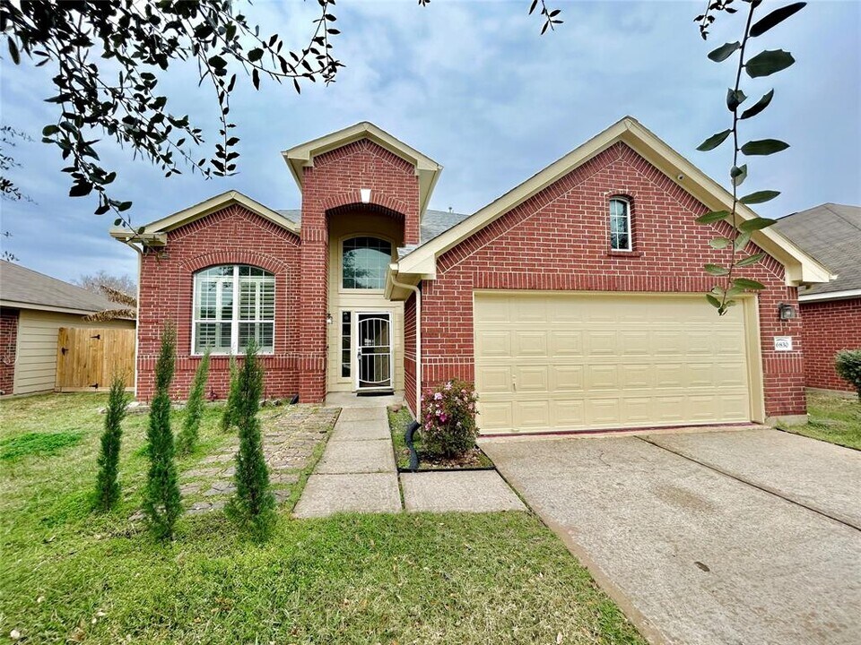 6830 Tammany Manor Ln in Spring, TX - Foto de edificio