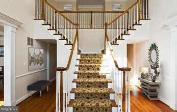 10418 Willow Crest Ct in Vienna, VA - Foto de edificio - Building Photo