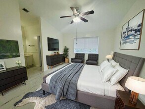 20874 NW 2nd St in Pembroke Pines, FL - Building Photo - Building Photo