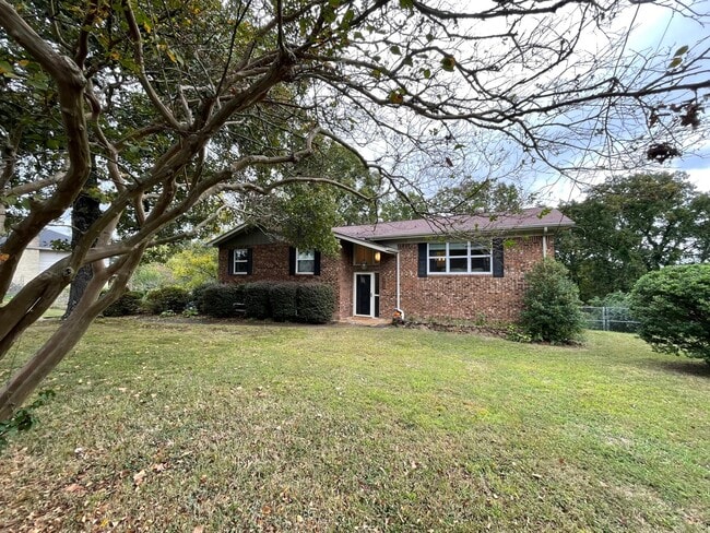 4528 Sherry Ln in Hixson, TN - Building Photo - Building Photo