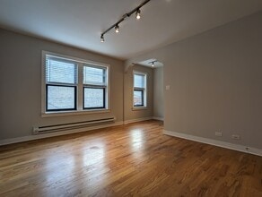 2430 N Kedzie Blvd, Unit 109 in Chicago, IL - Foto de edificio - Building Photo