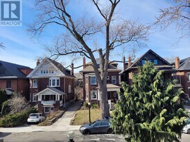 335 Palmerston Blvd in Toronto, ON - Building Photo