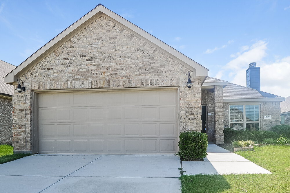 1429 Hawk Valley Dr in Little Elm, TX - Building Photo