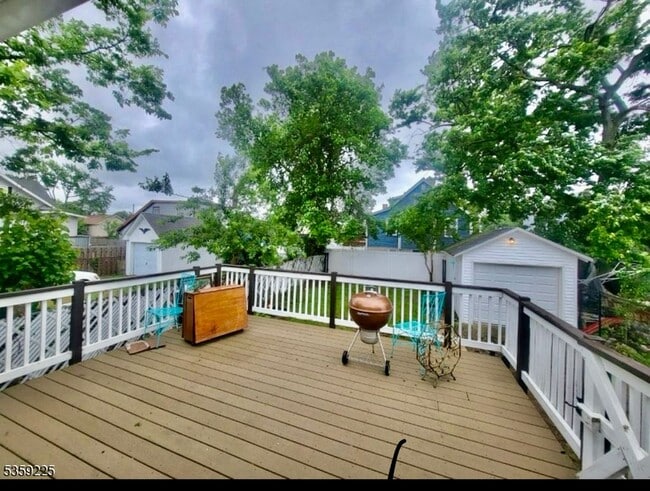 126 Seabreeze Ave in Middletown, NJ - Building Photo - Building Photo