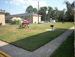 Heritage Apartments in Eufaula, AL - Building Photo - Building Photo