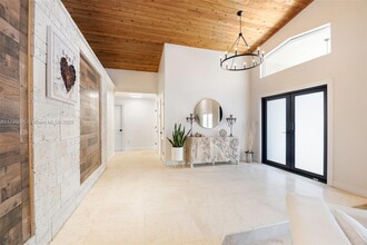10401 SW 139th St in Miami, FL - Building Photo - Building Photo
