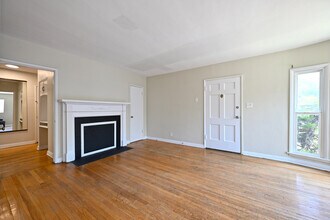 11063 Ohio Ave, Unit 11063 in Los Angeles, CA - Building Photo - Building Photo