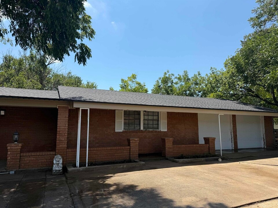 3005 Moffett Ave in Wichita Falls, TX - Foto de edificio